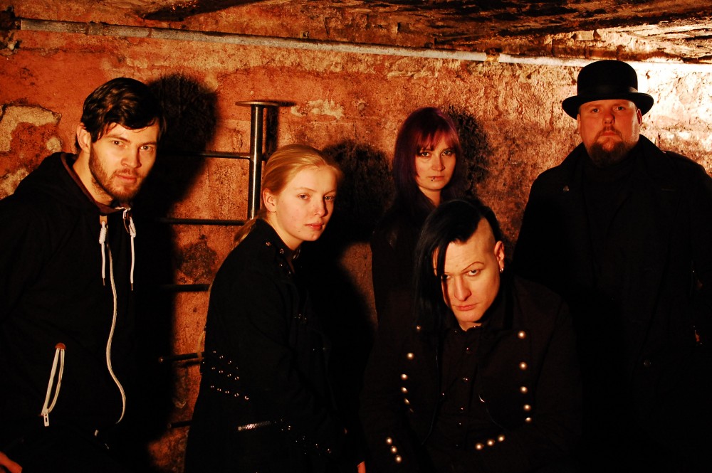 Dark Diamonds‘ zweiter Streich