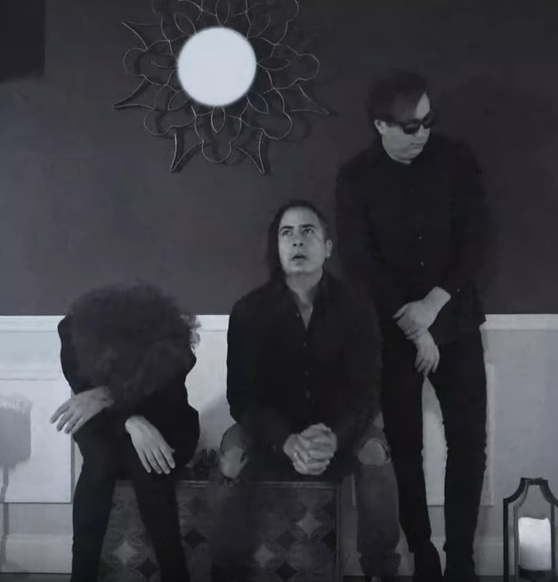 Astari Nite huldigen ihren Vorbildern